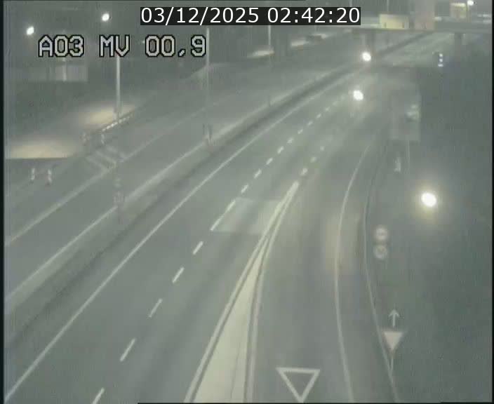 Traffic live webcam Luxembourg Croix de Gasperich - A3 - BK 0.4 - direction Luxembourg