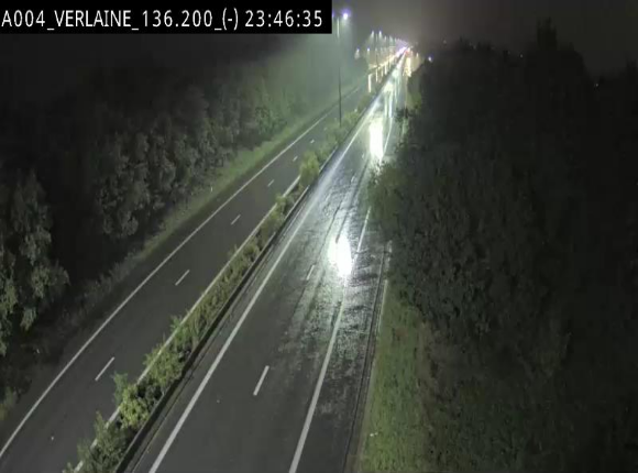 Webcam sur l'E411 à hauteur du pont surplombant la N40, à proximité de la sortie 26 Verlaine - Libramont-Chevigny. Vue orientée vers Namur