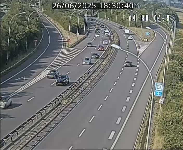 Traffic live webcam Luxembourg Leudelange - A4 - BK 4.9 - direction Luxembourg