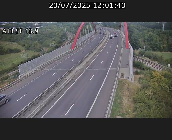 Traffic live webcam Luxembourg Kayl - A13 direction Esch-sur-Alzette/Luxembourg-ville - BK 13.9