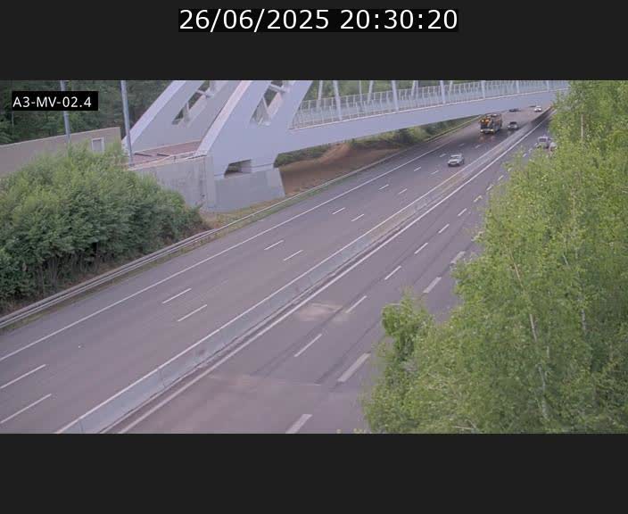 Webcam autoroute de la France (A3) au Luxembourg à Fentange, à proximité de la Croix de Gasperich. Vue orientée vers la Cloche d'Or