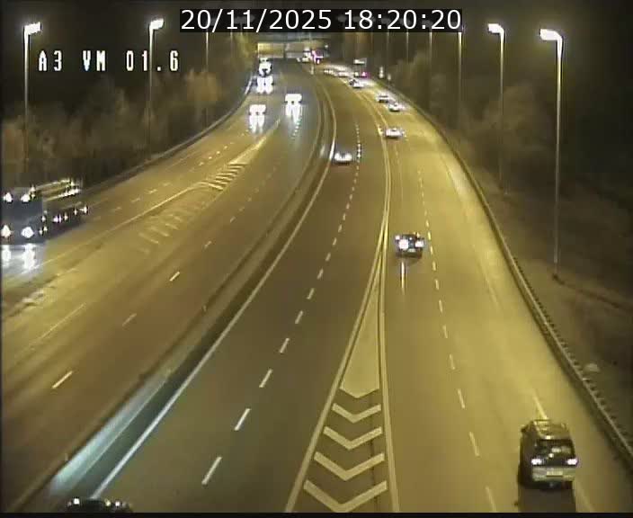 Traffic live webcam Luxembourg - Croix de Gasperich - A3 - BK 1.6 - direction France/Aire de Berchem