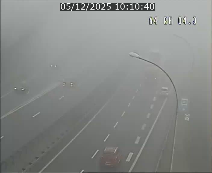 Traffic live webcam Luxembourg Leudelange - A4 - BK 4.9 - direction Luxembourg