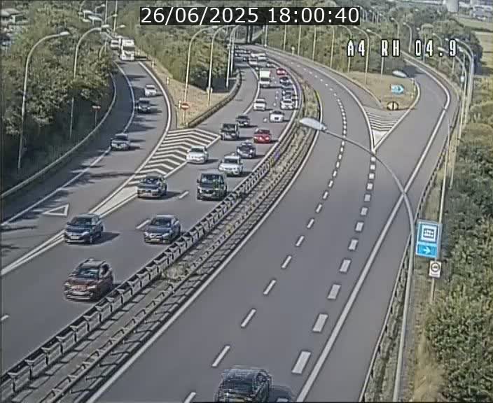 Traffic live webcam Luxembourg Leudelange - A4 - BK 4.9 - direction Luxembourg