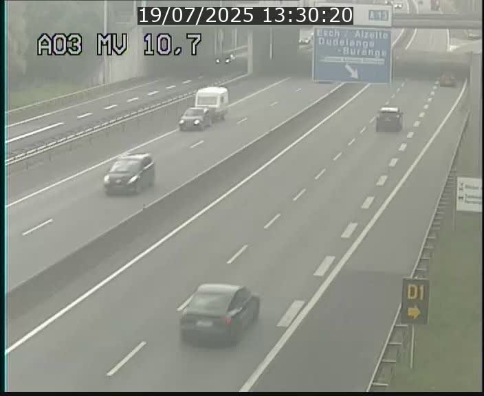 Traffic live webcam Luxembourg Croix de Bettembourg - A3 - BK 10.7 - direction France