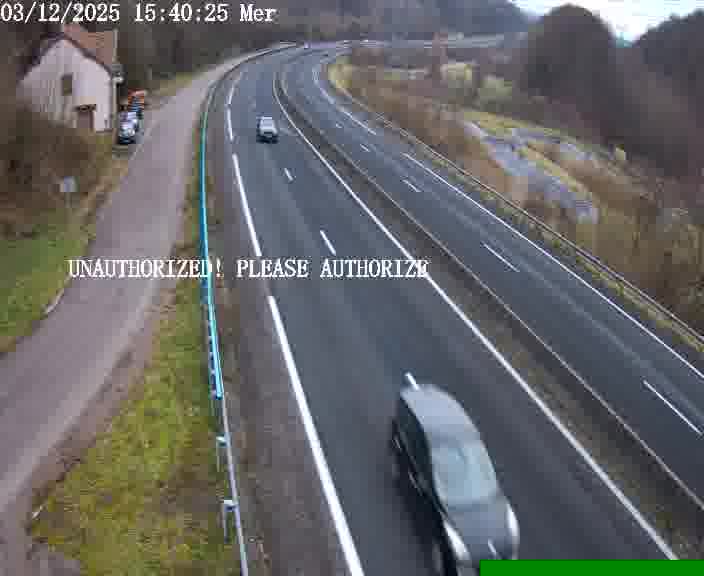 Webcam sur la D910 située dans la Côte des 4 vents. Vue orientée vers le bas, vers Saint-Avold.