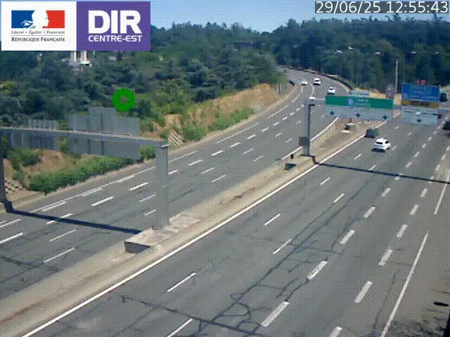 Caméra de circulation routière sur le boulevard périphérique Laurent Bonnevay de Lyon (D383) à hauteur de Bron, avant la jonction avec l'A43. Vue orientée vers l'échangeur