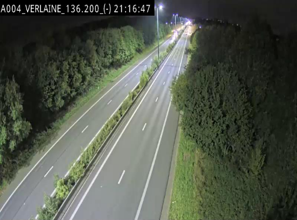 Webcam sur l'E411 à hauteur du pont surplombant la N40, à proximité de la sortie 26 Verlaine - Libramont-Chevigny. Vue orientée vers Namur