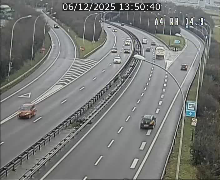 Traffic live webcam Luxembourg Leudelange - A4 - BK 4.9 - direction Luxembourg