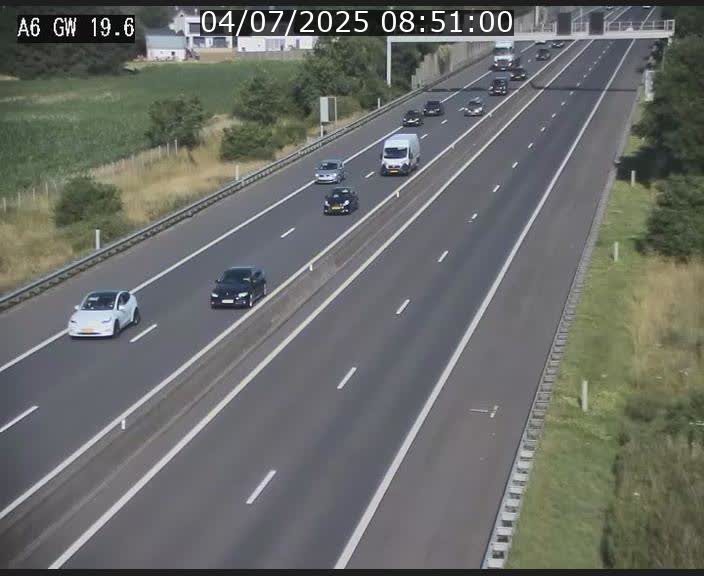 Traffic live webcam Luxembourg - Steinfort - A6 - BK 19.6 - direction Belgique