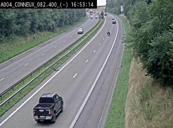 Webcam sur l'E411 avant les sorties 20 menant à Ciney, Dinant et Achêne. Vue orientée vers Namur