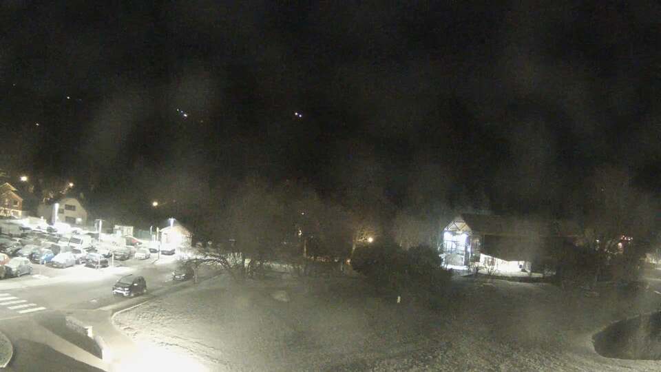 Webcam au niveau de la mairie du village du Bourg d'Oisans, aux pieds de l'Alpe d'Huez et aux portes du parc des Écrins