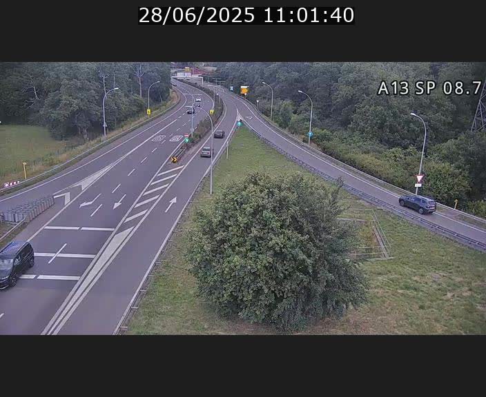 Traffic live webcam Luxembourg Jonction Lankelz - A13 direction Pétange - BK 8.7 