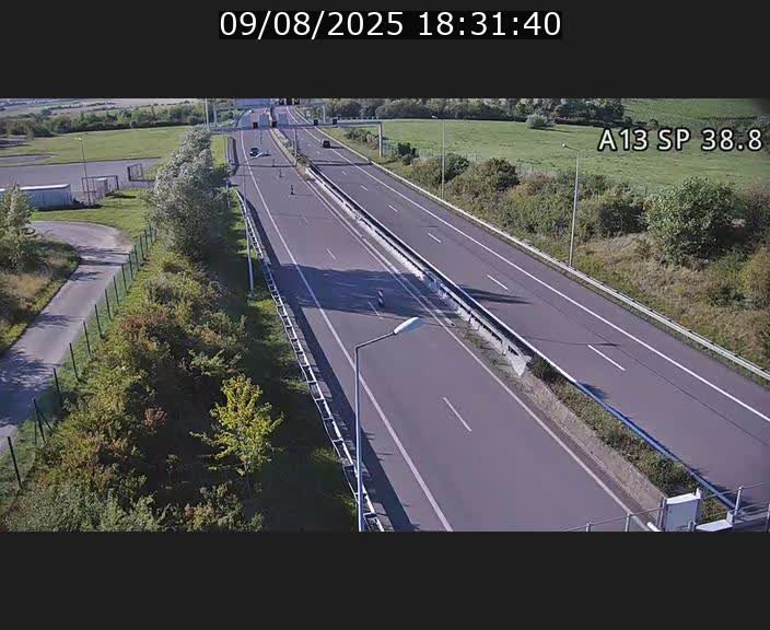Webcam autoroute A13 à l'entrée ouest du tunnel Markusbierg à Schengen. Vue orientée vers le tunnel et l'Allemagne