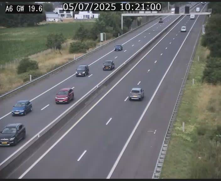 Traffic live webcam Luxembourg - Steinfort - A6 - BK 19.6 - direction Belgique