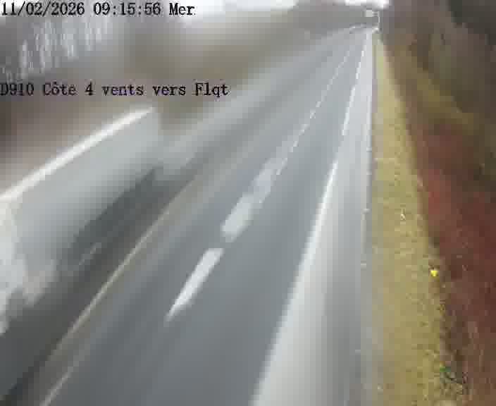 Webcam sur la D910 située dans la Côte des 4 vents. Vue orientée vers le haut de la côte, vers Faulquemont