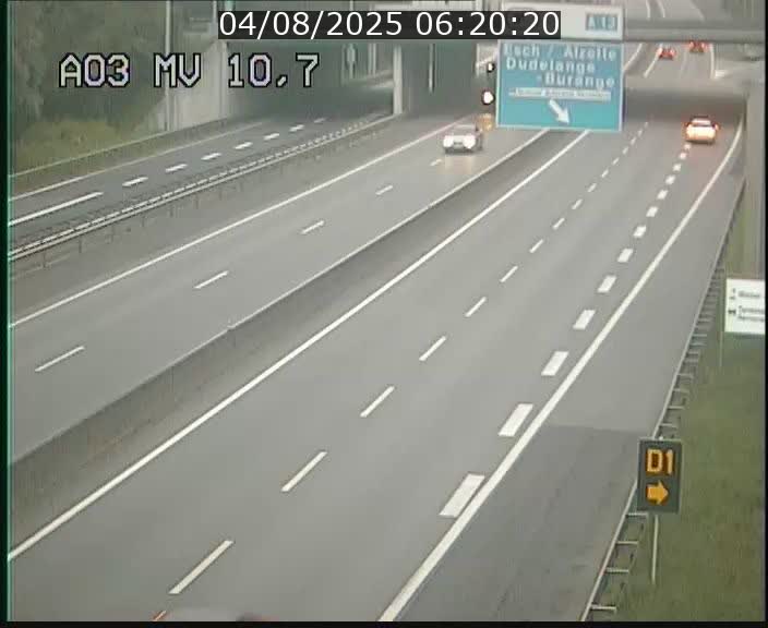 Traffic live webcam Luxembourg Croix de Bettembourg - A3 - BK 10.7 - direction France