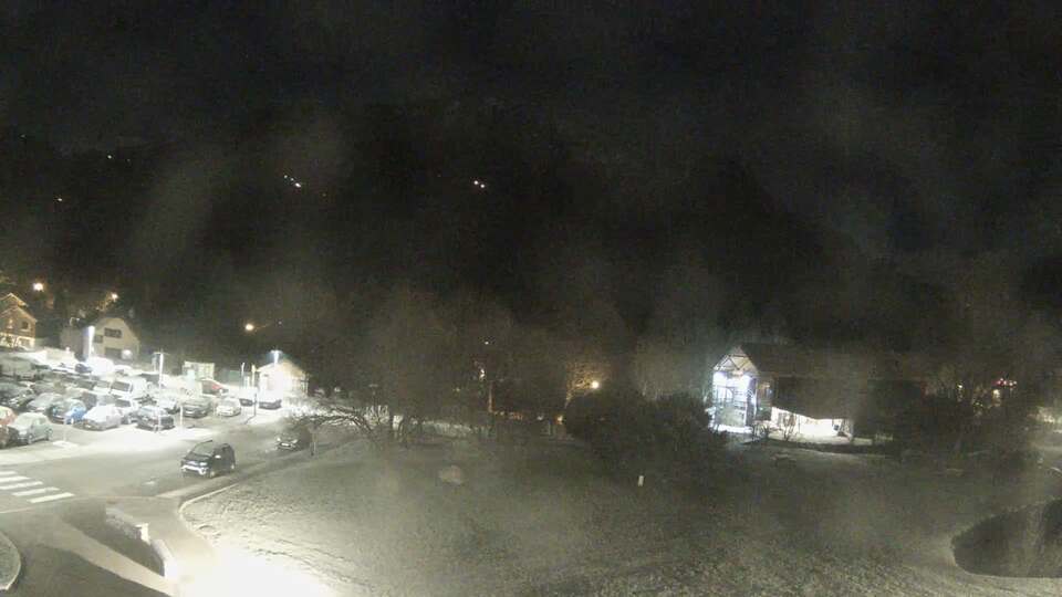 Webcam au niveau de la mairie du village du Bourg d'Oisans, aux pieds de l'Alpe d'Huez et aux portes du parc des Écrins