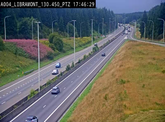 Webcam E411 à hauteur de la sortie 25 de Libramont menant vers Bouillon, Sedan et Reims via la N89. Vue orientée vers Bruxelles