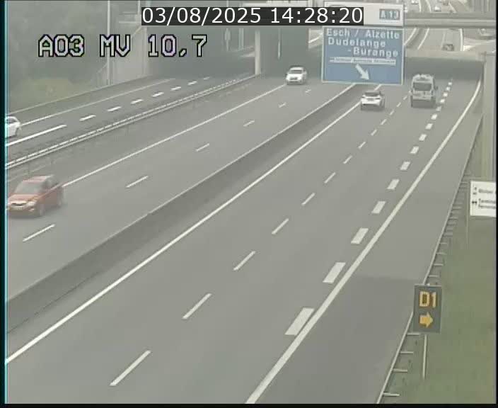 Traffic live webcam Luxembourg Croix de Bettembourg - A3 - BK 10.7 - direction France
