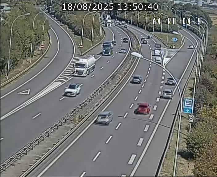 Traffic live webcam Luxembourg Leudelange - A4 - BK 4.9 - direction Luxembourg