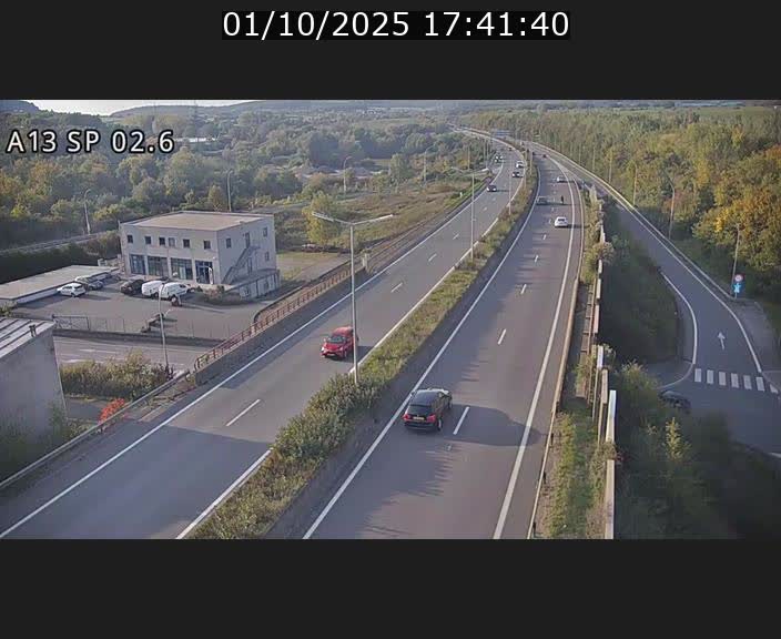 Traffic live webcam Luxembourg Sanem - A13 direction Pétange - BK 2.6