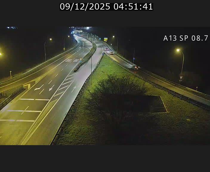 Traffic live webcam Luxembourg Jonction Lankelz - A13 direction Pétange - BK 8.7