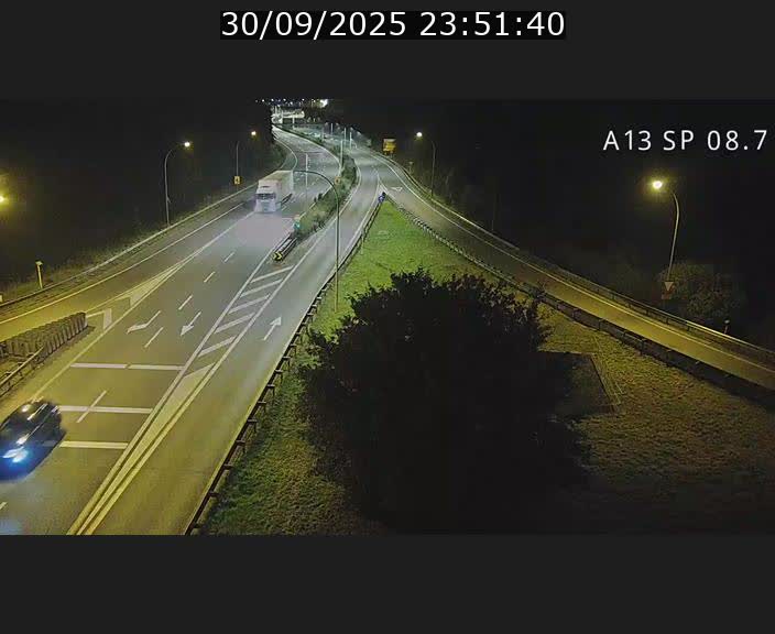 Traffic live webcam Luxembourg Jonction Lankelz - A13 direction Pétange - BK 8.7 