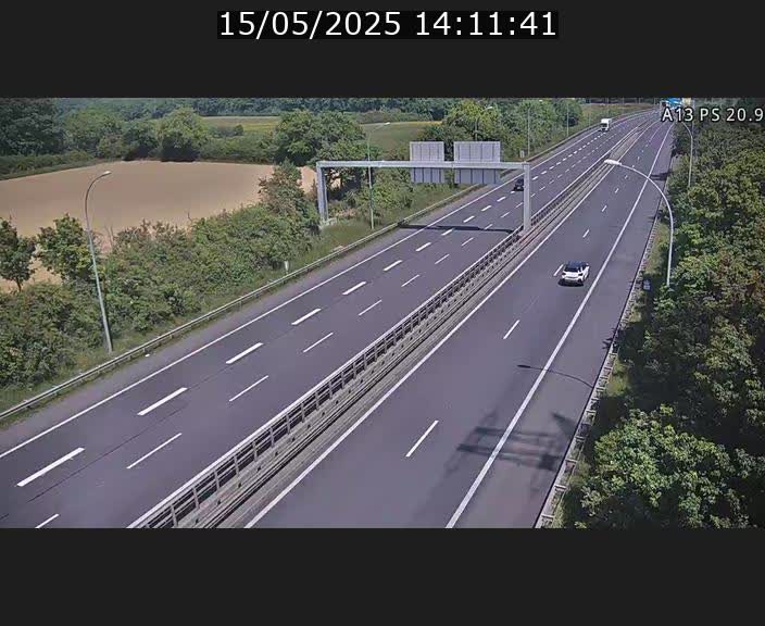 Traffic live webcam Luxembourg Croix de Bettembourg, rond-point d'Hellange - A13 direction Allemagne - BK 20.9