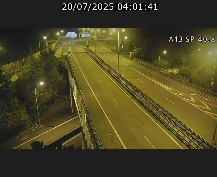 Webcam avec vue sur l'entrée côté allemand du tunnel Markusbierg à Schengen. Vue orientée vers le tunnel et Bettembourg