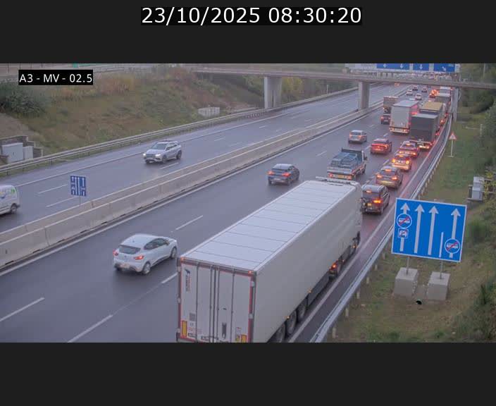 Webcam autoroute A3 au Luxembourg à proximité de la Croix de Gasperich. Vue orientée vers Luxembourg