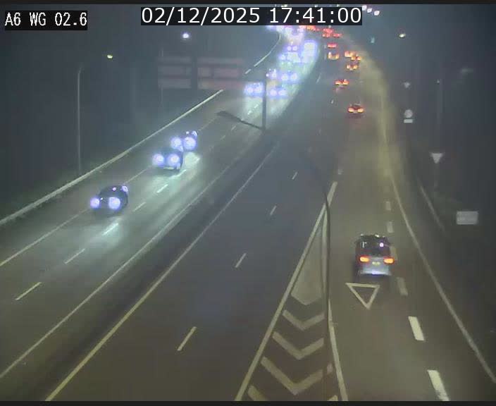 Traffic live webcam Luxembourg Croix de Cessange - A6 - BK 2.6 - direction France/Allemagne