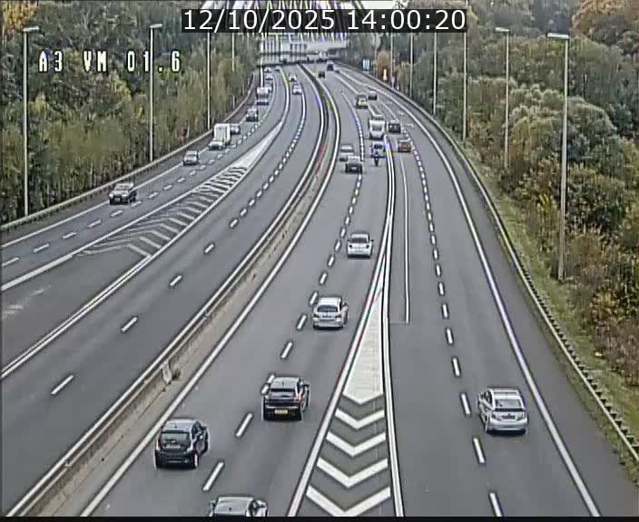 Traffic live webcam Luxembourg - Croix de Gasperich - A3 - BK 1.6 - direction France/Aire de Berchem