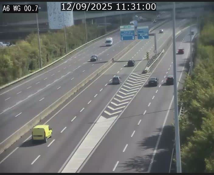 Traffic live webcam Luxembourg Croix de Cessange - A6 - BK 0.7 - direction A3 France