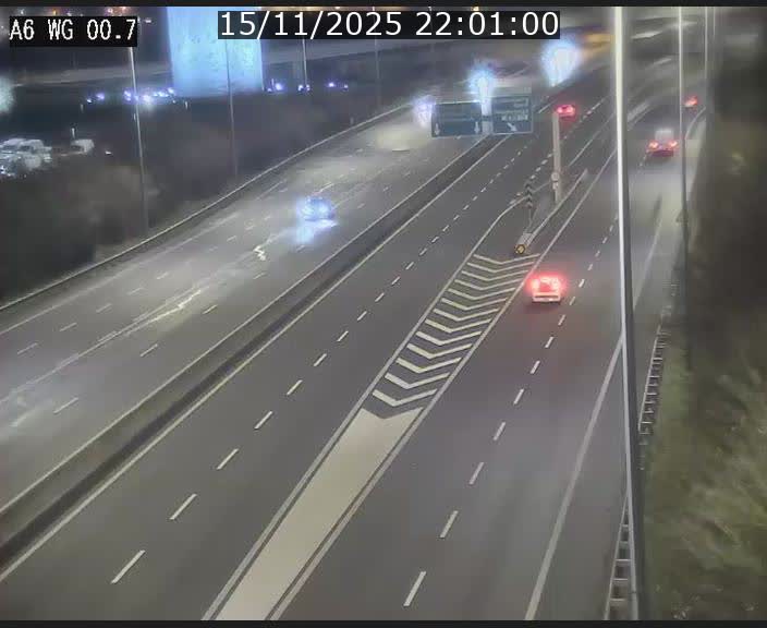 Traffic live webcam Luxembourg Croix de Cessange - A6 - BK 0.7 - direction A3 France