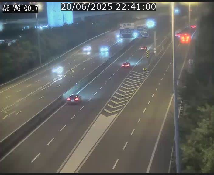 Traffic live webcam Luxembourg Croix de Cessange - A6 - BK 0.7 - direction A3 France