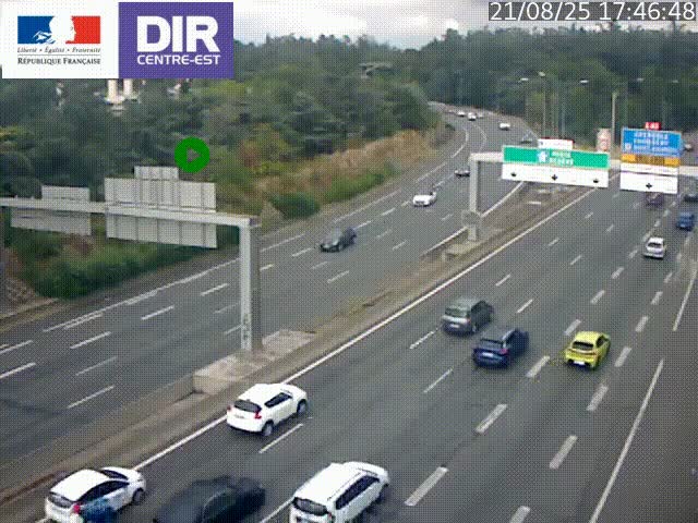 Caméra de circulation routière sur le boulevard périphérique Laurent Bonnevay de Lyon (D383) à hauteur de Bron, avant la jonction avec l'A43. Vue orientée vers l'échangeur