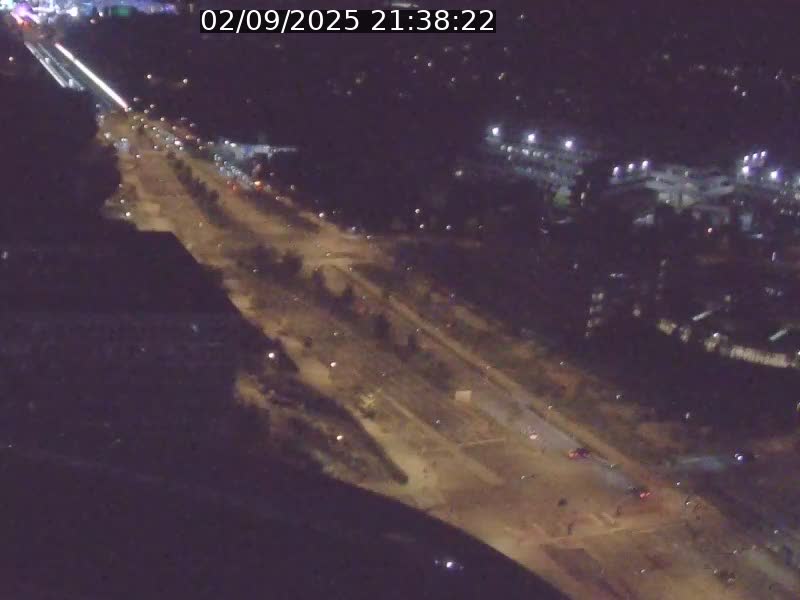 Webcam sur l'avenue John Fitzgerald Kennedy (N51) avec vue sur le Pont rouge (Pont Grande Duchesse Charlotte), l'arrêt Pfaffenthal et l'entrée du quartier Kirchberg