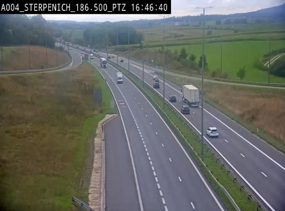 Webcam E411 à Sterpenich en Belgique près de la frontière du Luxembourg. Vue orientée vers Bruxelles
