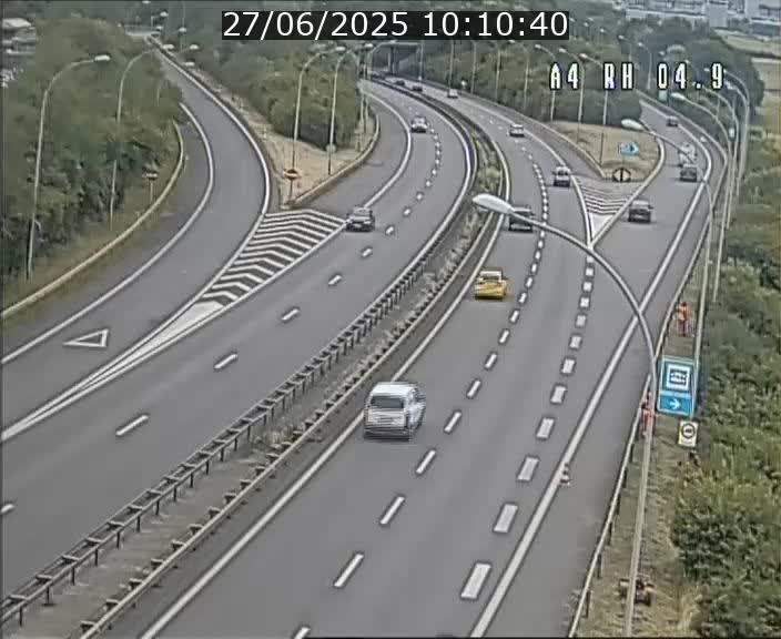Traffic live webcam Luxembourg Leudelange - A4 - BK 4.9 - direction Luxembourg