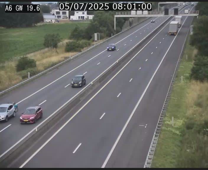 Traffic live webcam Luxembourg - Steinfort - A6 - BK 19.6 - direction Belgique