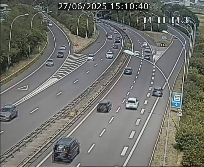 Traffic live webcam Luxembourg Leudelange - A4 - BK 4.9 - direction Luxembourg
