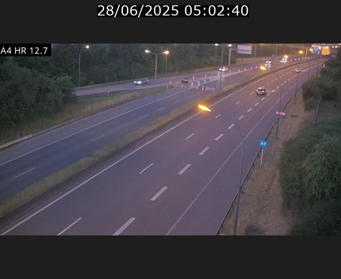 Traffic live webcam Luxembourg Esch sur Alzette - A4 - BK 12.7 - direction Esch-Belval