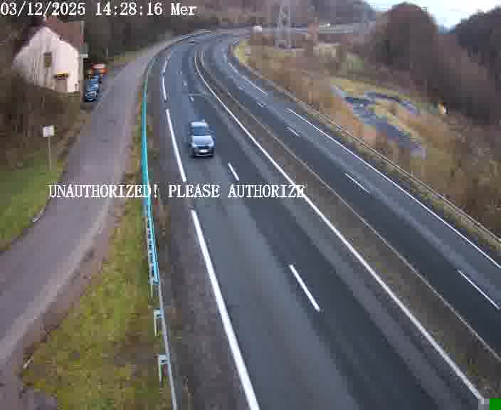 Webcam sur la D910 située dans la Côte des 4 vents. Vue orientée vers le bas, vers Saint-Avold.