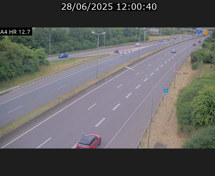 Traffic live webcam Luxembourg Esch sur Alzette - A4 - BK 12.7 - direction Esch-Belval