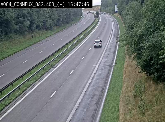 Webcam sur l'E411 avant les sorties 20 menant à Ciney, Dinant et Achêne. Vue orientée vers Namur