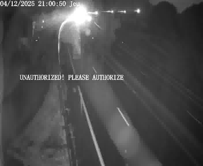 Webcam sur la D910 située dans la Côte des 4 vents. Vue orientée vers le bas, vers Saint-Avold.