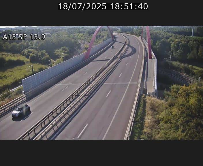 Traffic live webcam Luxembourg Kayl - A13 direction Esch-sur-Alzette/Luxembourg-ville - BK 13.9