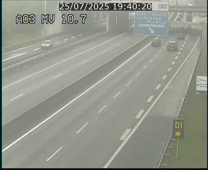 Traffic live webcam Luxembourg Croix de Bettembourg - A3 - BK 10.7 - direction France