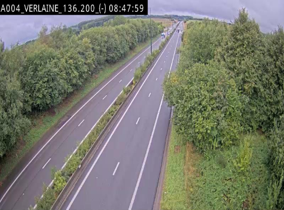 Webcam sur l'E411 à hauteur du pont surplombant la N40, à proximité de la sortie 26 Verlaine - Libramont-Chevigny. Vue orientée vers Namur